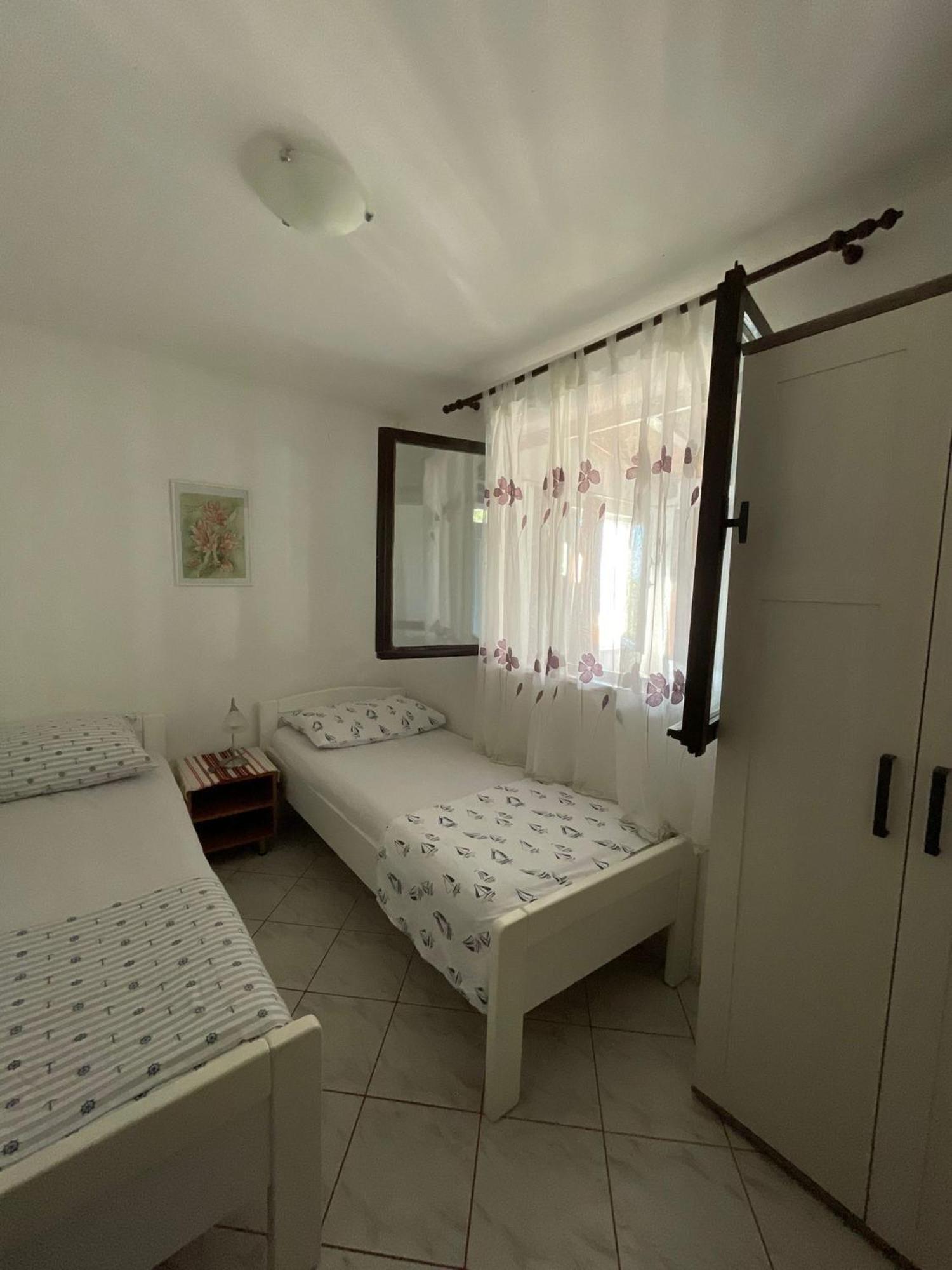 Apartments By The Sea Cove Donja Kruscica - Donja Krusica, Solta - 15636 Grohote Exterior photo